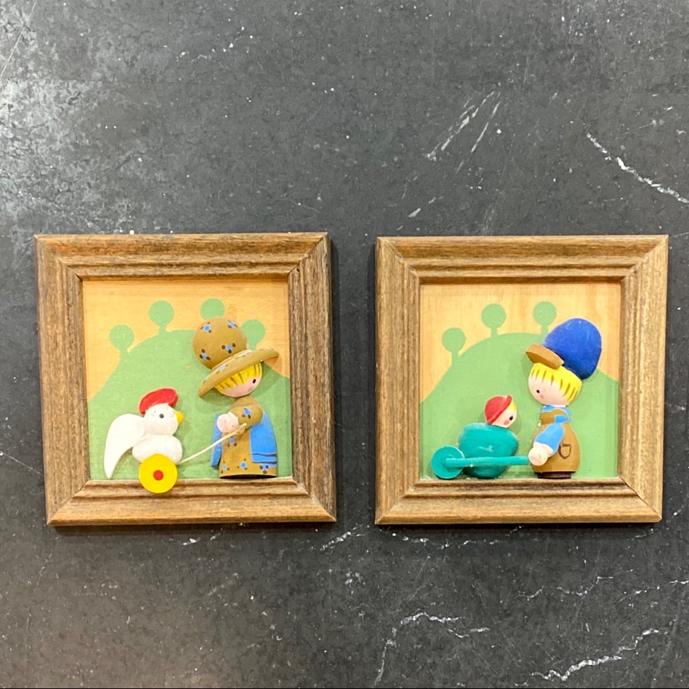 Hanger Plaques 2 pc